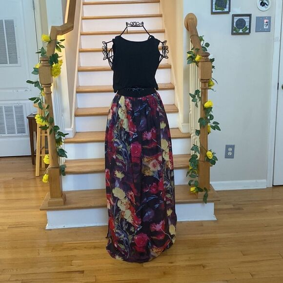 ✨🌸 Felicity & Coco Floral Maxi Dress Lower Back Cut Out and Side Split🌸 - Picture 12 of 16